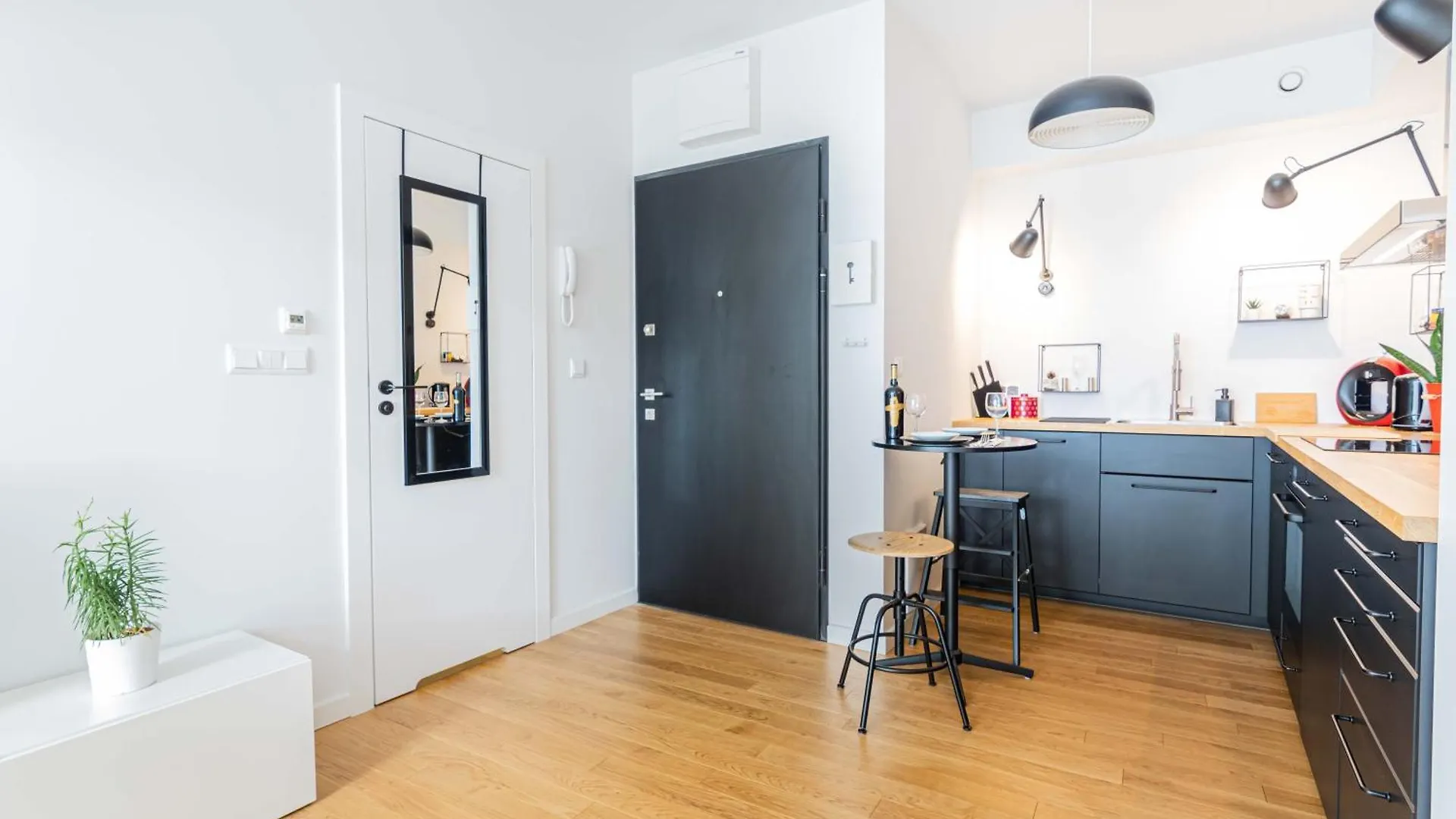 Praga Factory Stylish Spot Apartment Warsaw