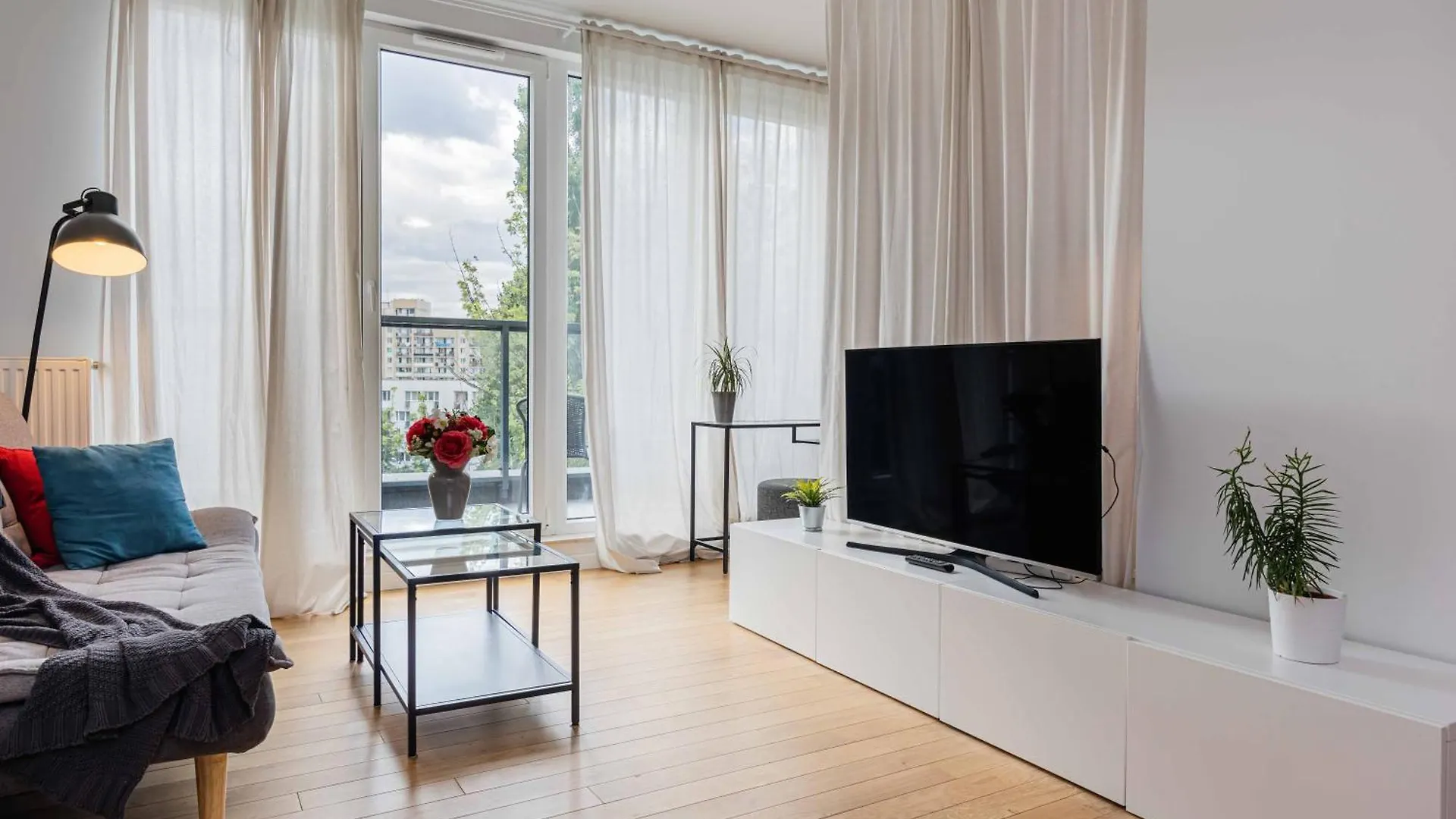 Praga Factory Stylish Spot Apartment Warsaw